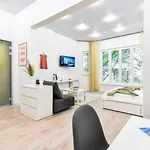 Duplex Prime Location 2bth 2 *