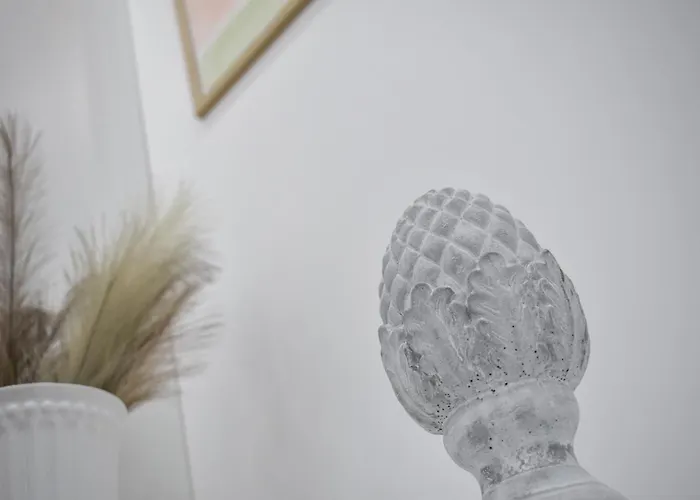 Duplex Prime Location 2bth 2